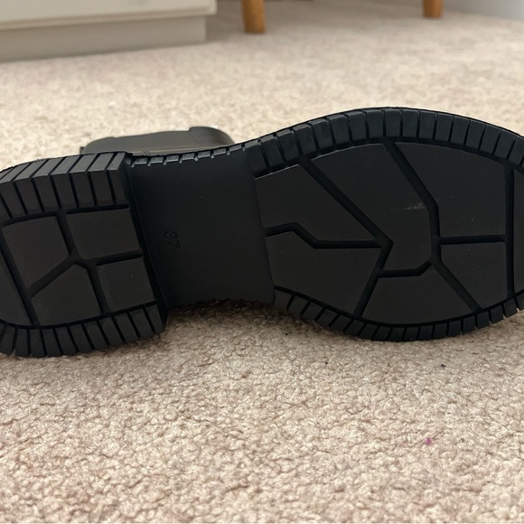 Brand new leather boots - Picture 2 of 4